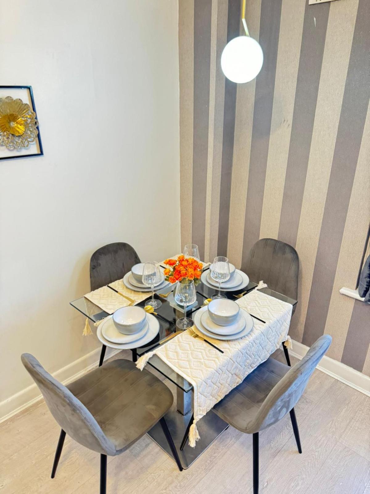 Beautiful Family Near Hyde Park * London