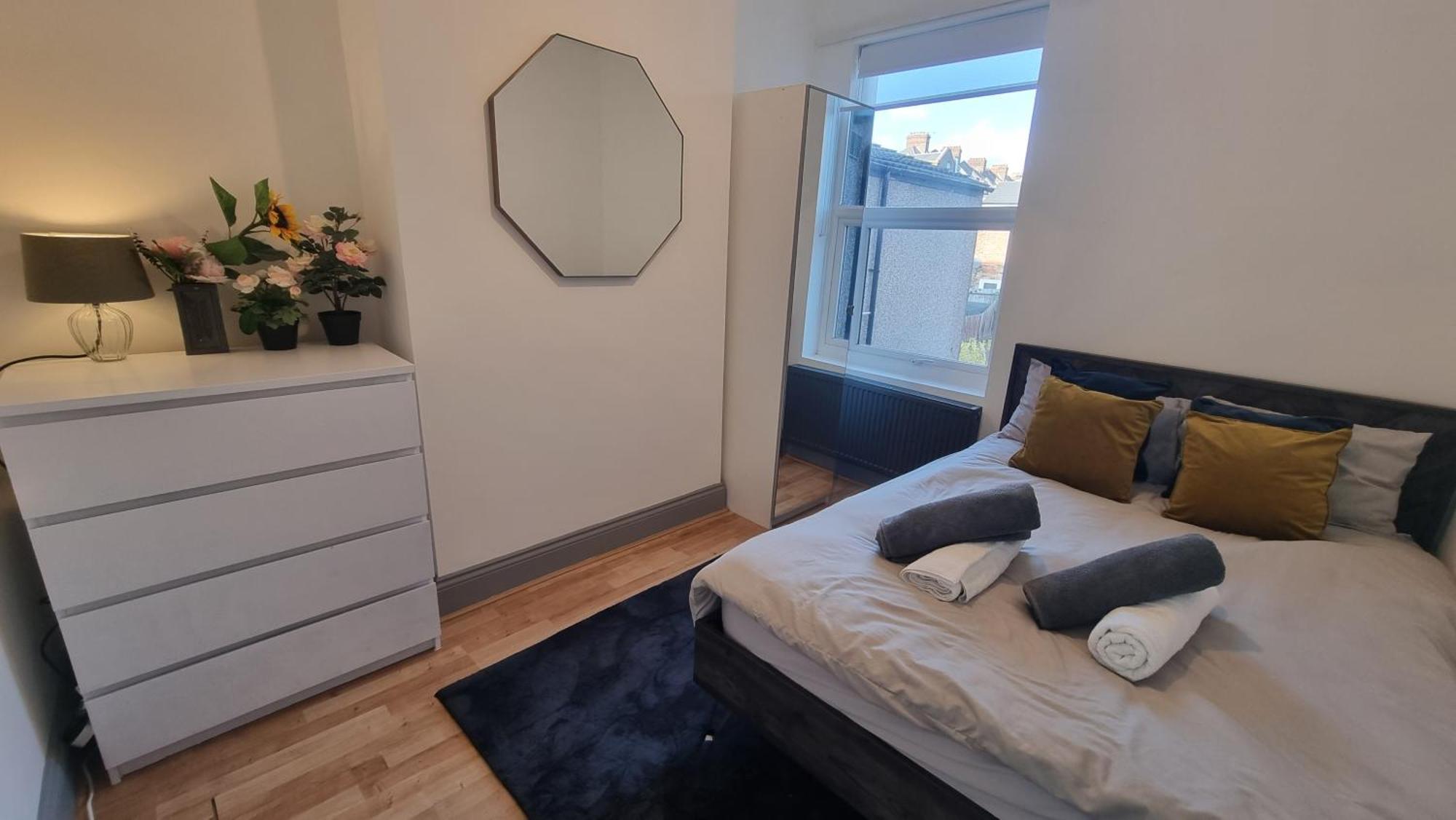 Garden View Double Room, 20 Mins To London, 1gb Internet Privatunterkunft