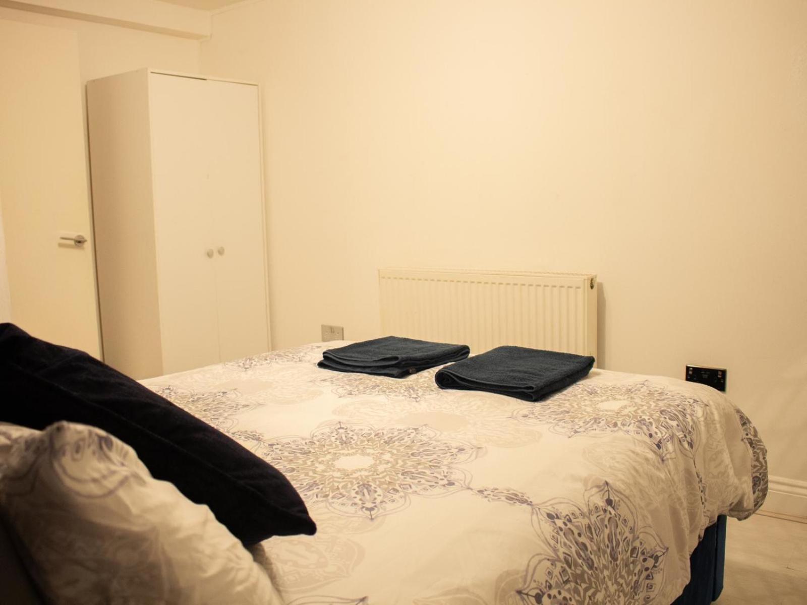 Spacious 2 Bedroom In Woolwich 15 Minutes To 02 Apartment