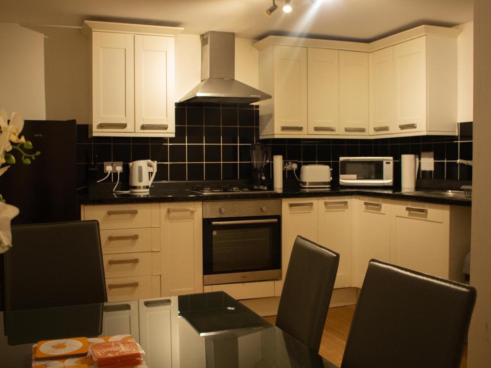Spacious 2 Bedroom In Woolwich 15 Minutes To 02 Apartment