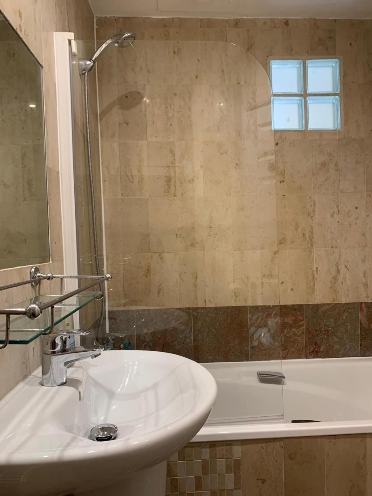 One Bedroom Newly Refurbished Flat *