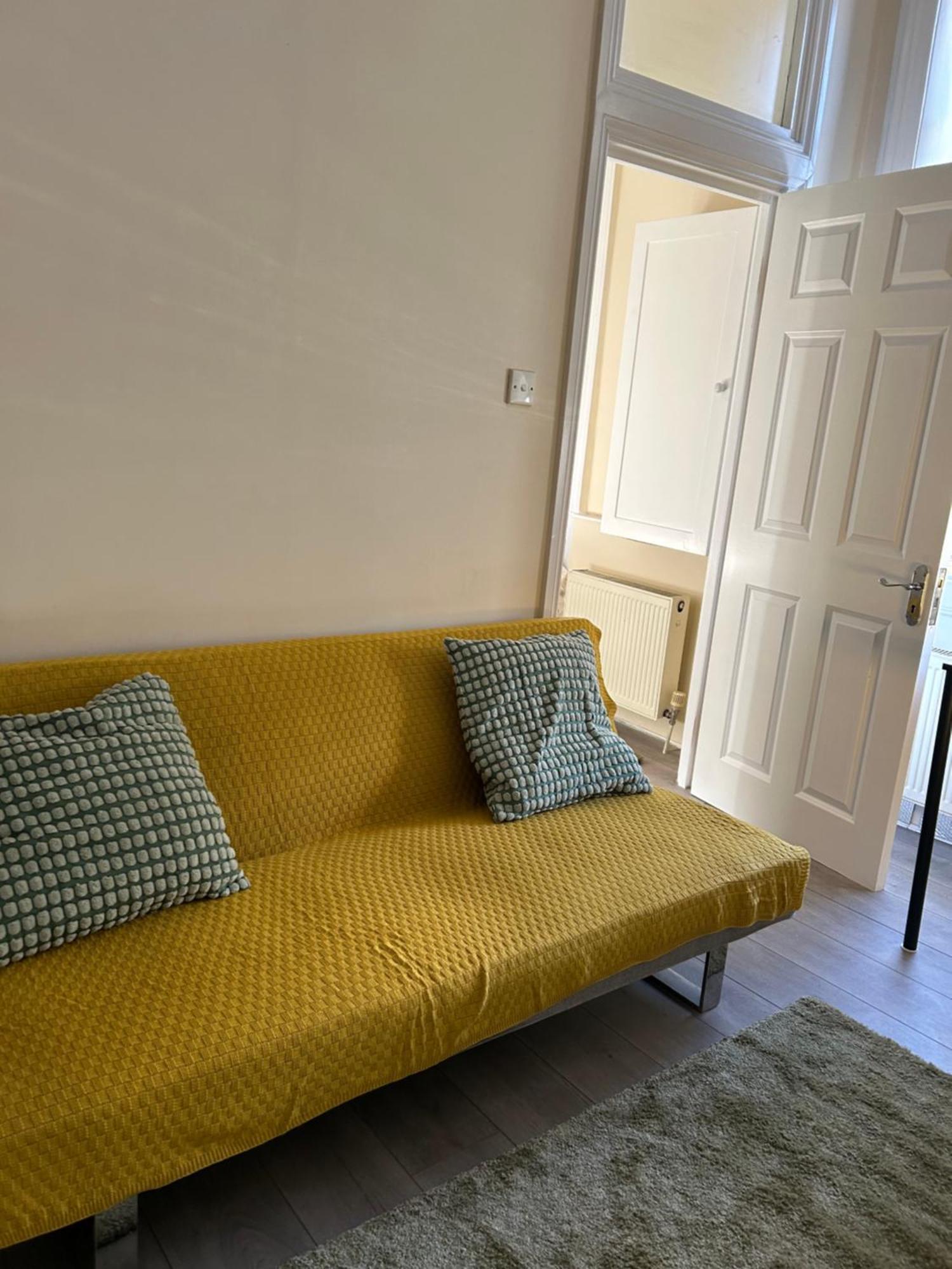 One Bedroom Newly Refurbished Flat *