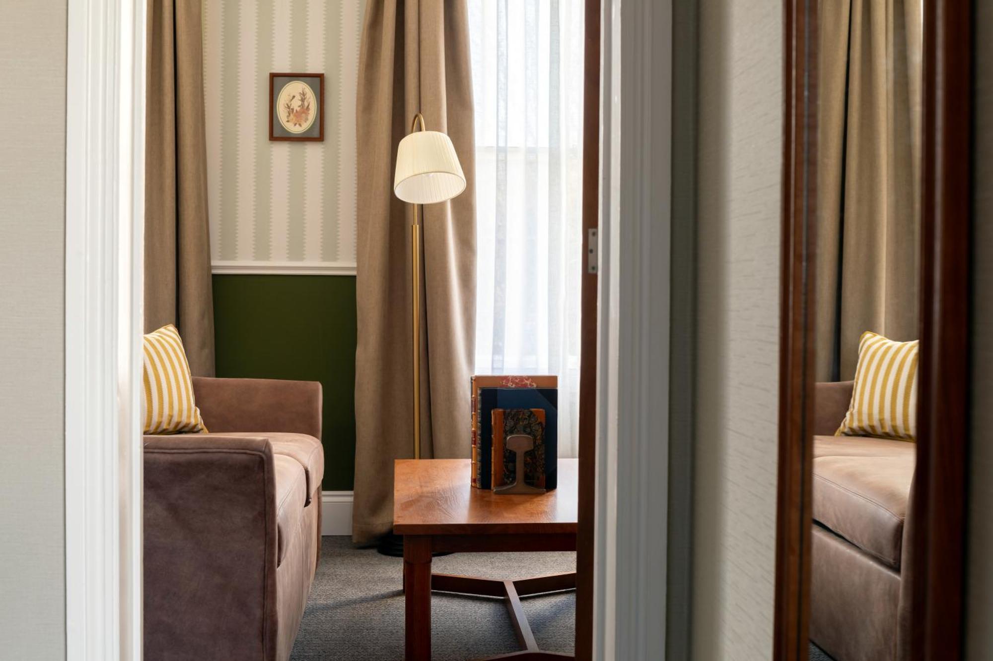 Hotel The Drayton Court London