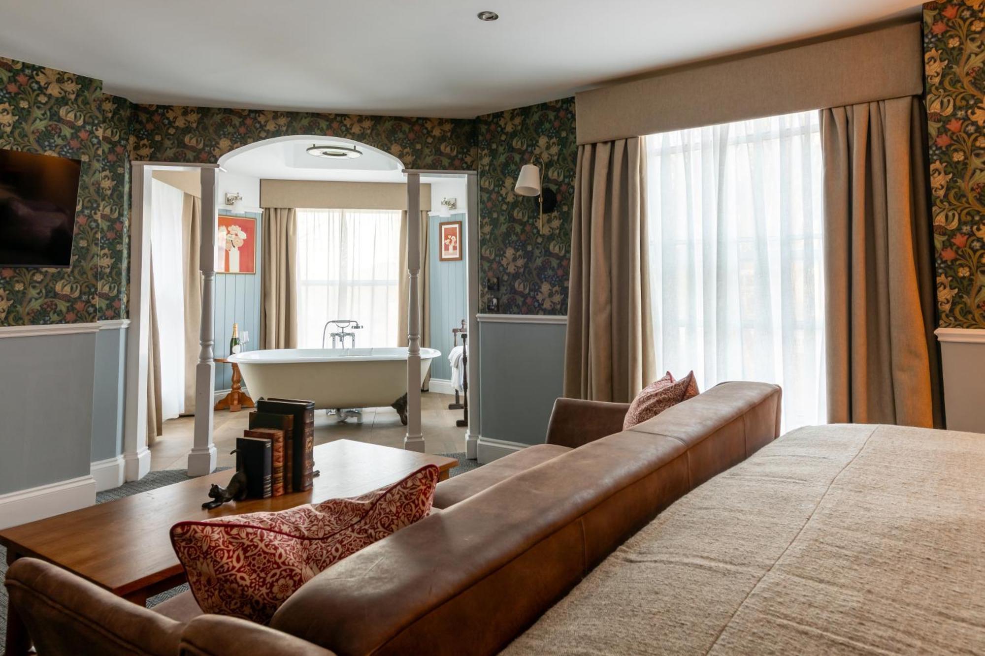 The Drayton Court 4* London