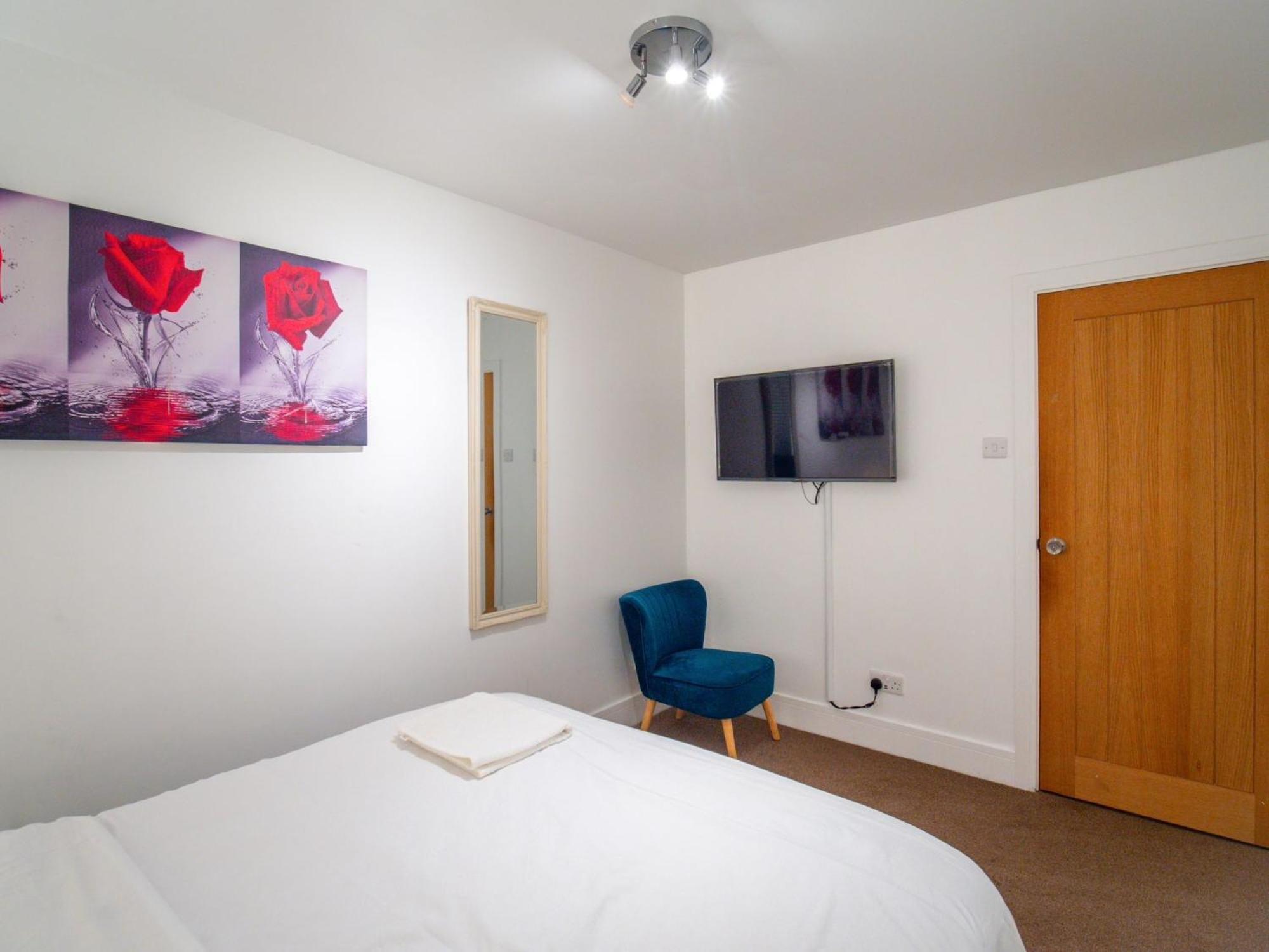 Modern 2 Bedroom In Woolwich Apartment *