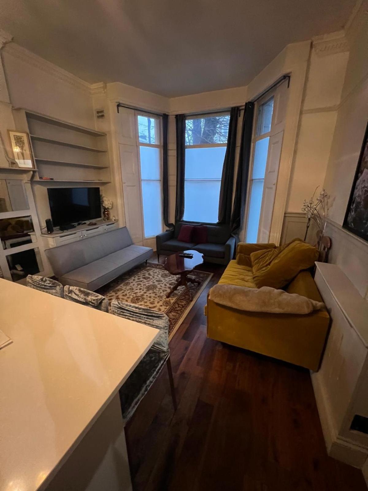 Stunning Holland Park- Sleeps 6 * Londen