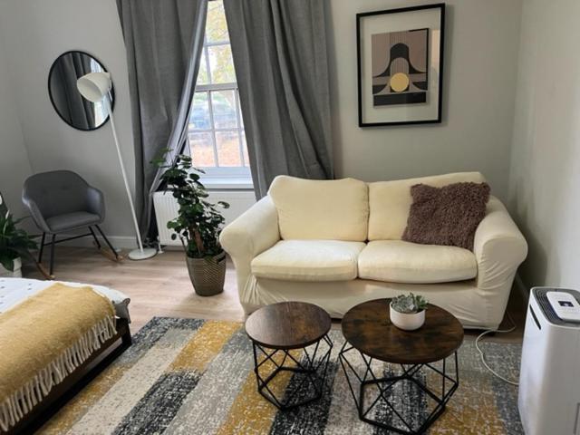 Appartement Stylish In A 1938 Building With Parking Londen
