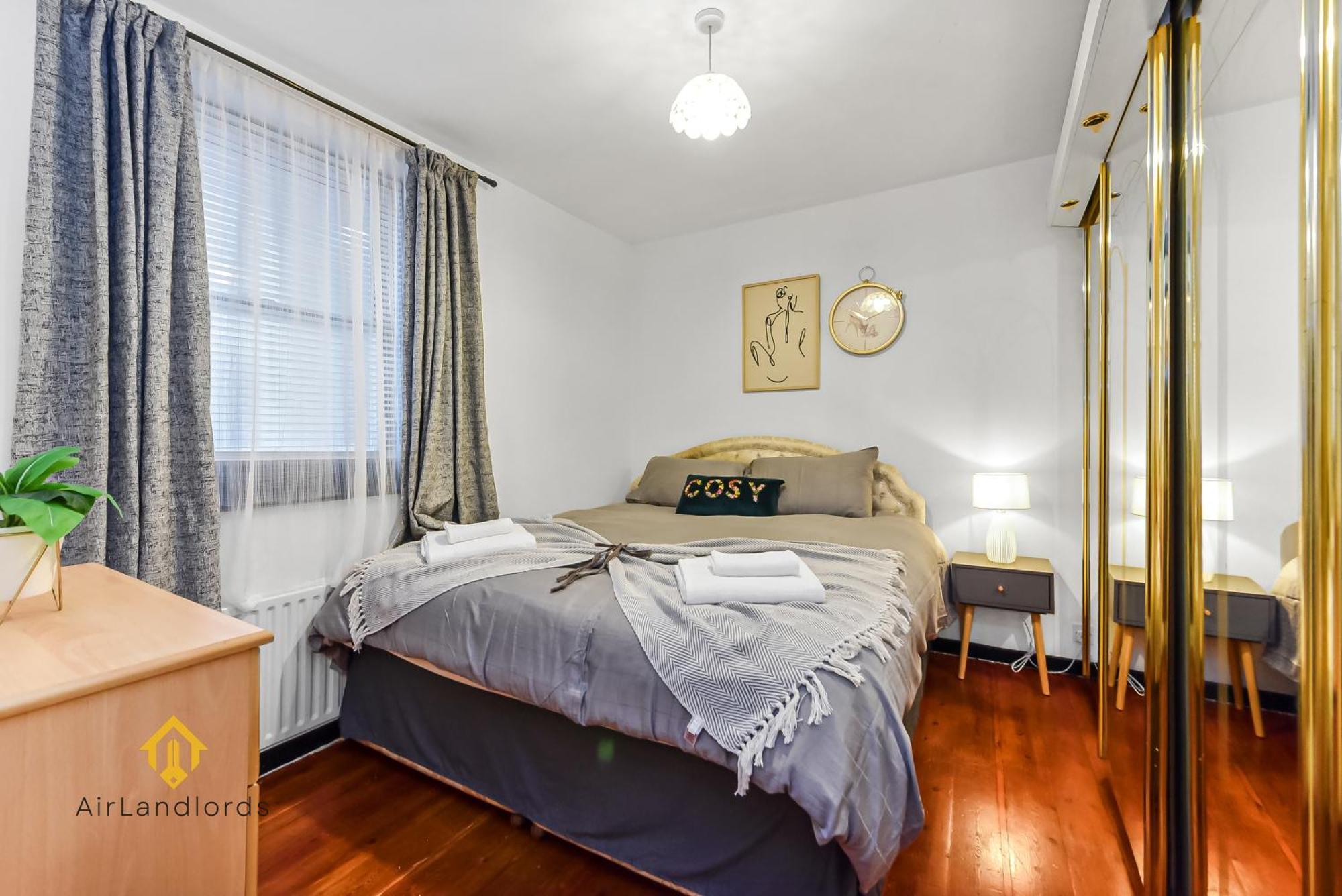 Exclusive 2-bedroom Flat In Leicester Square *