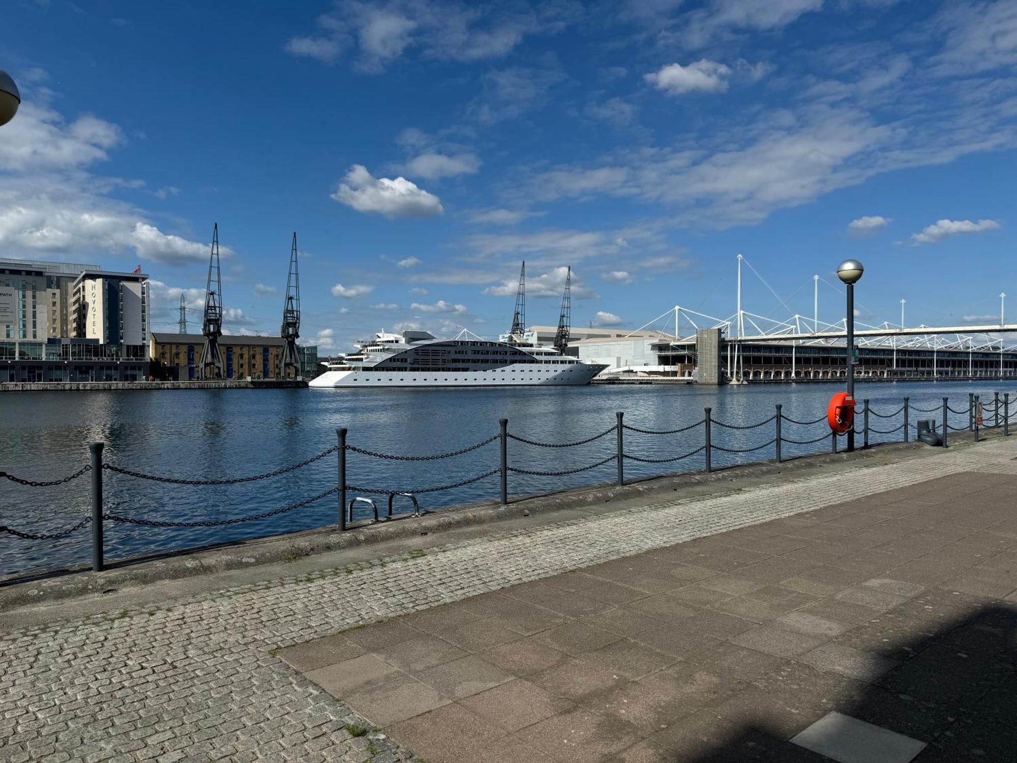 Accommodatie bij particulieren Waterfront Double With Fireplace In The Heart Of Royal Docks *