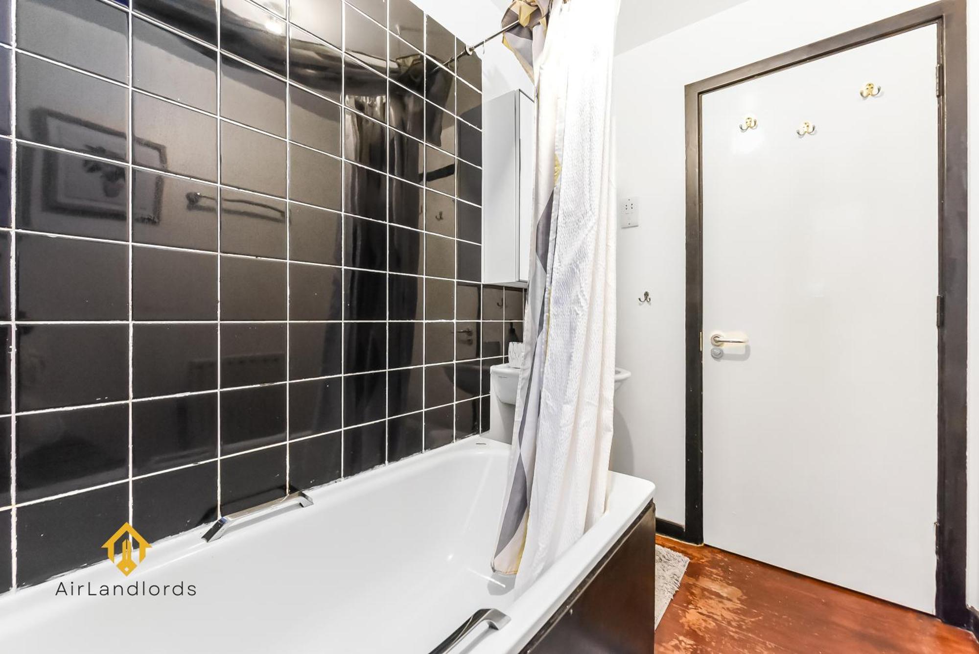 Exclusive 2-bedroom Flat In Leicester Square London