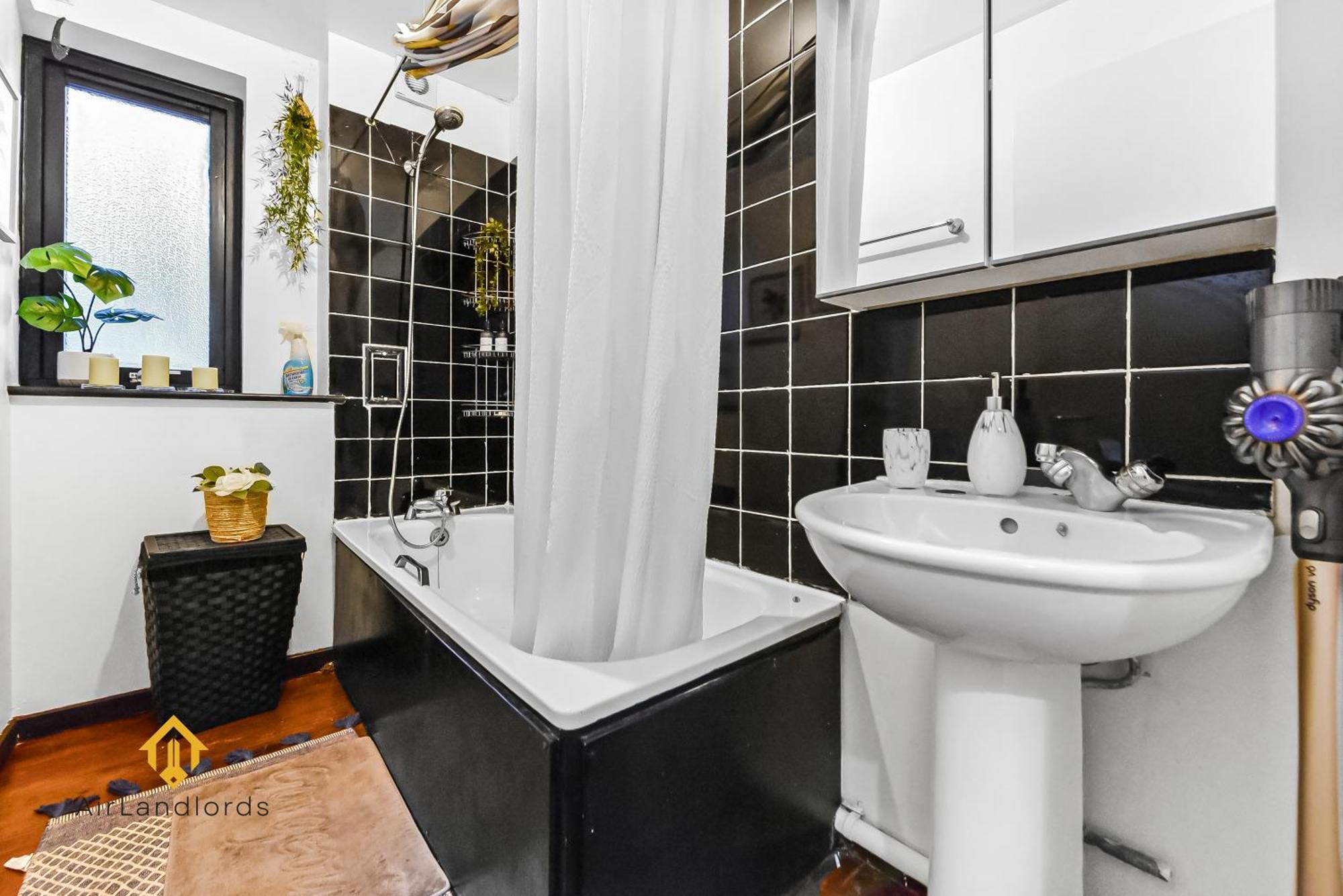 Exclusive 2-bedroom Flat In Leicester Square * London