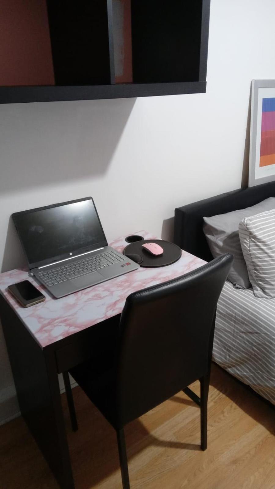 Homestay Exclusive Luxurious Double Bedroom In A Beautiful Shared Flat Close To Transit & Grocery Stores *