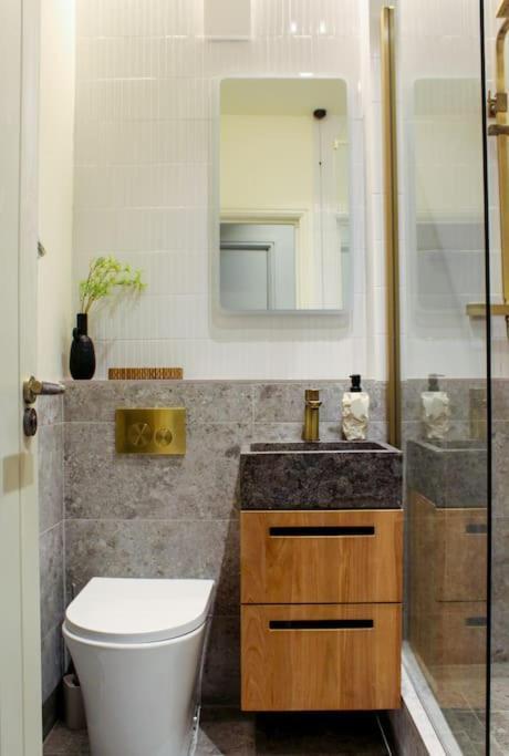 Luxury Flat In The Heart Of * London
