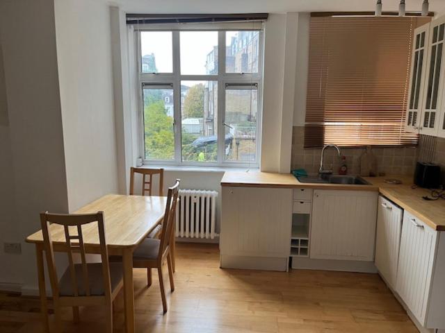 Notting Hill Apartment *