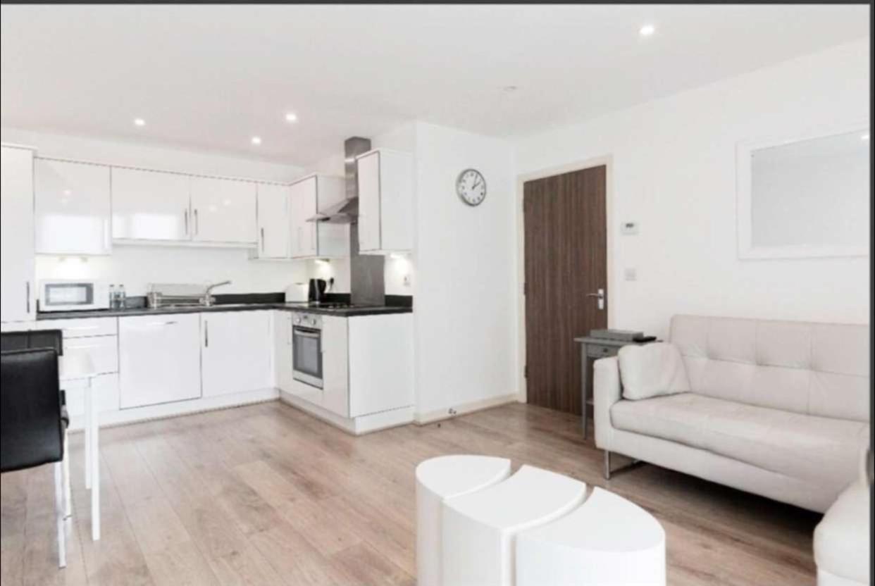 Apartment Purple Layers Canning Town