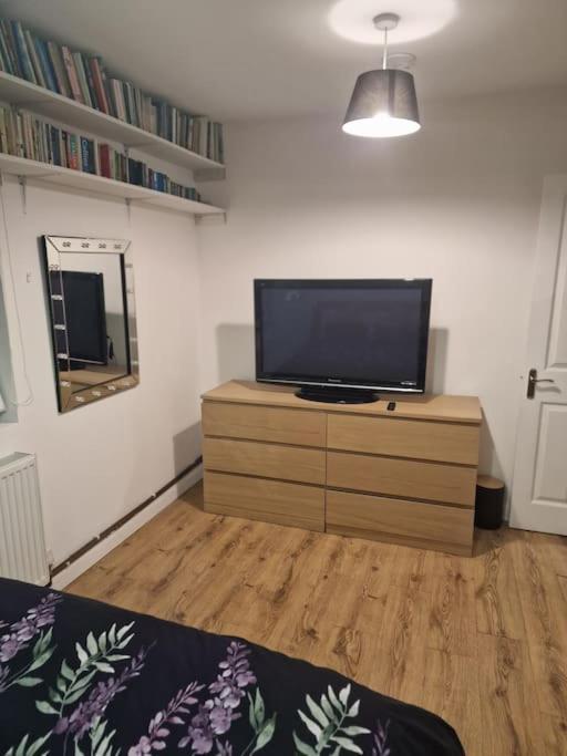 Comfortable In Wembley Apartment London