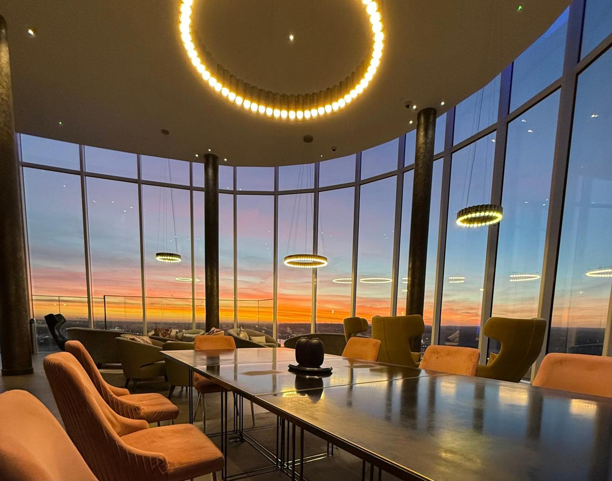 Apartment Luxury In Canary Wharf Centre With Private Balcony, And 360 Skyline View London