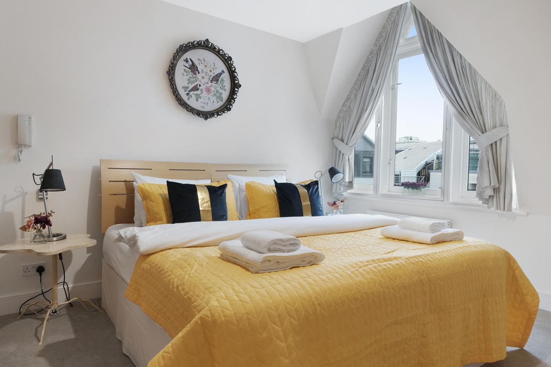 Farringdon Penthouse Spacious 3 Bedroom 2 Bath Londen