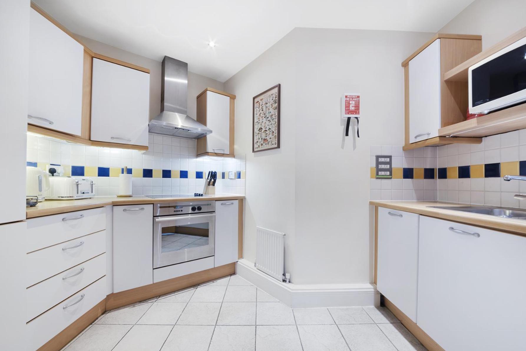 Farringdon Penthouse Spacious 3 Bedroom 2 Bath * Londen