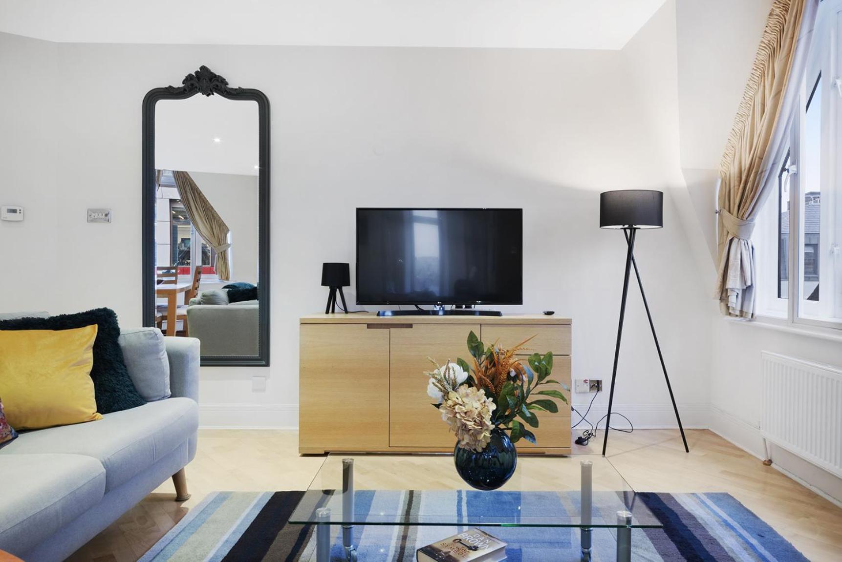 Farringdon Penthouse Spacious 3 Bedroom 2 Bath Londen