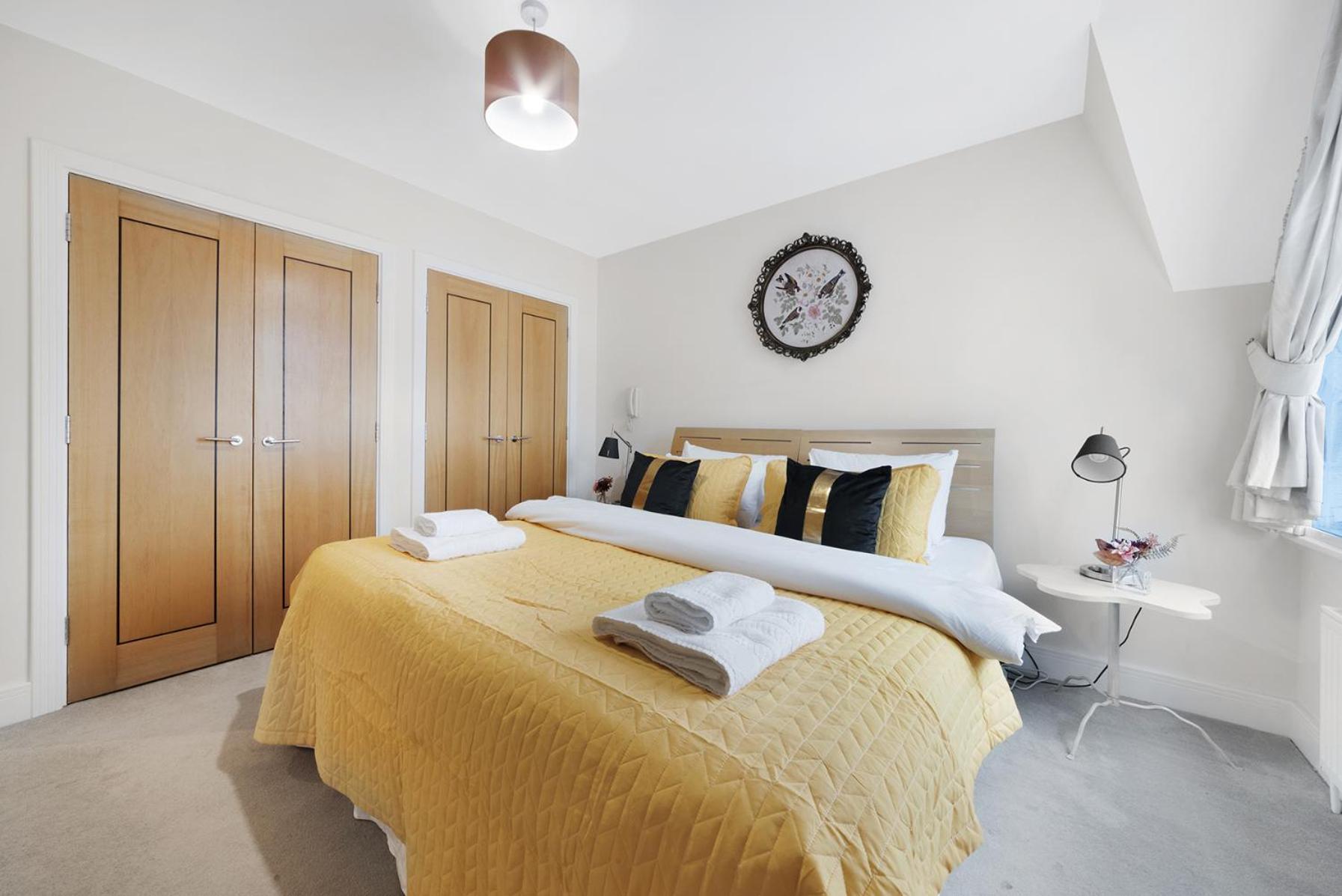 Farringdon Penthouse Spacious 3 Bedroom 2 Bath * Londen