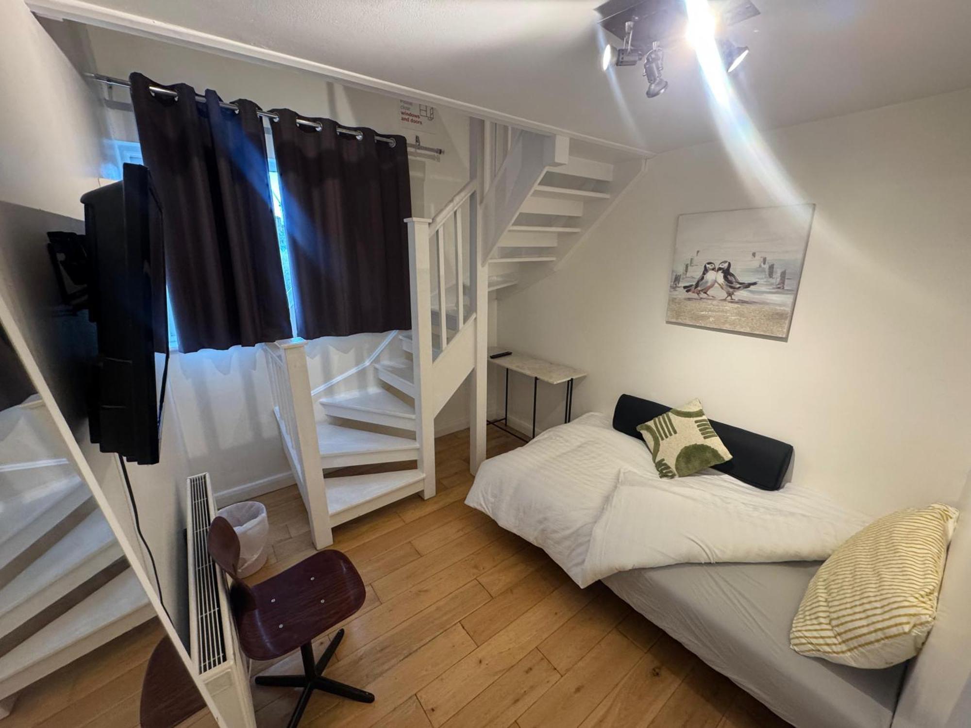 Cozy Rooms Near Central London Guest house *