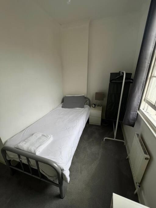 Apartment 3 Bedroom In Victoria, *