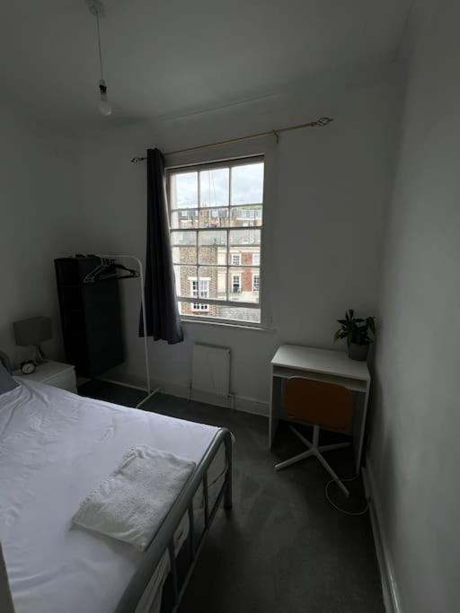 3 Bedroom In Victoria,