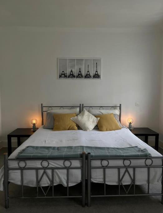 3 Bedroom In Victoria, * London
