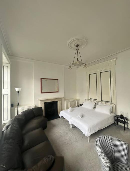 Apartment 3 Bedroom In Victoria,