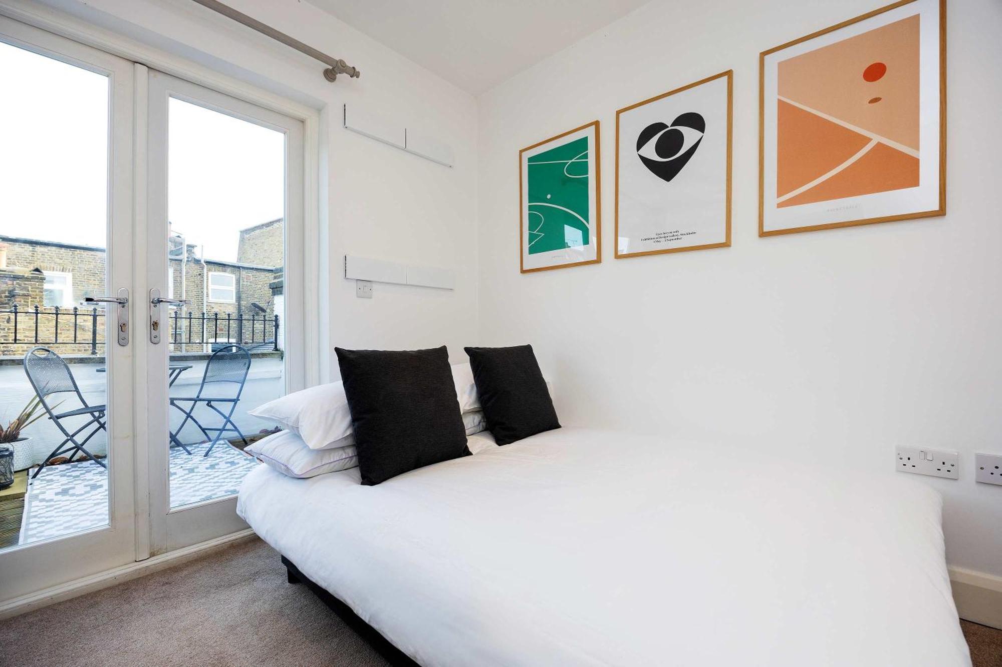 Veeve - The Fulham Palace Parkside London
