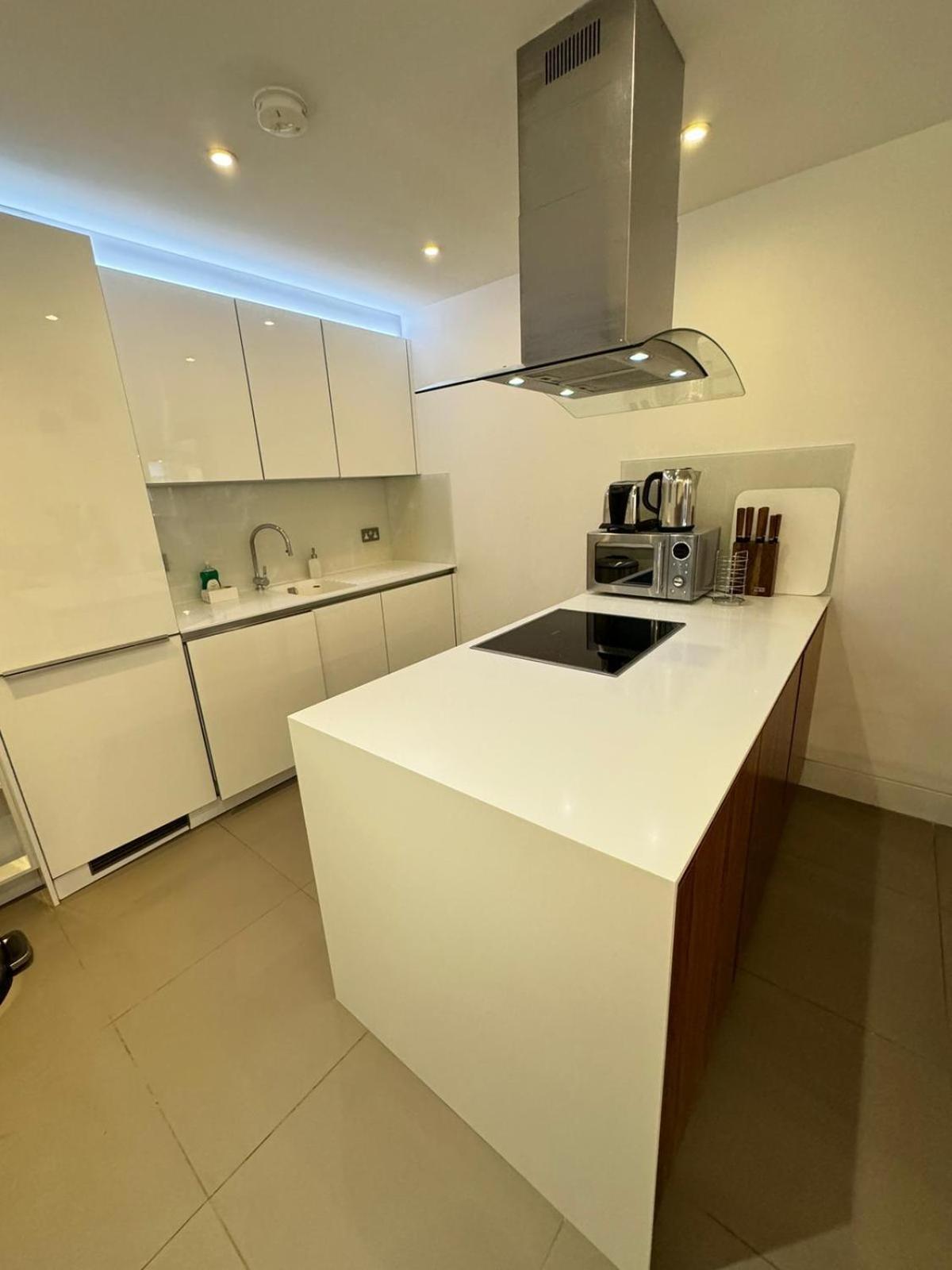 Clarges- Hsk Luxury
