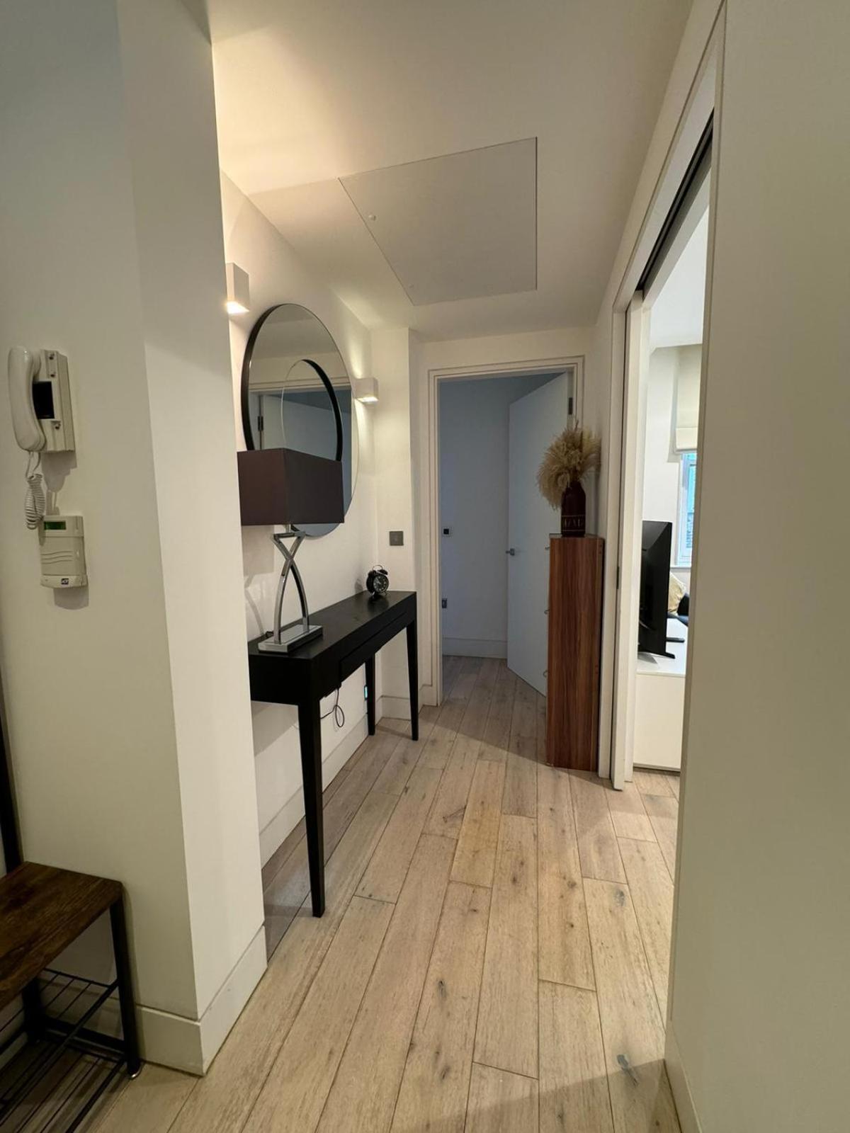 Clarges- Hsk Luxury Apartment