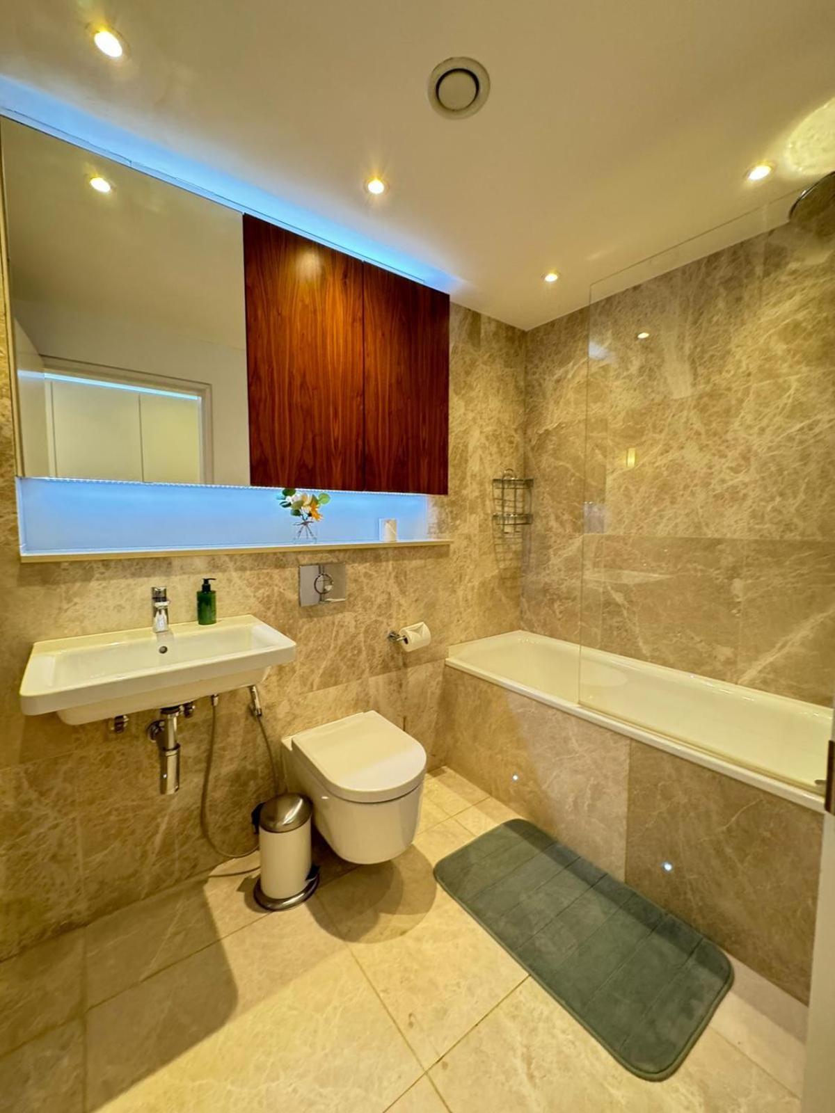 Clarges- Hsk Luxury