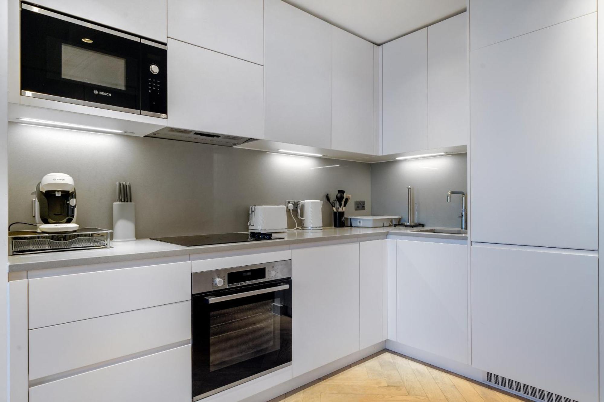 Apartment Warmly Relaxed Apart, 5beds, 5mins Walk To Tube Station, 10mins To Westend, Ctral