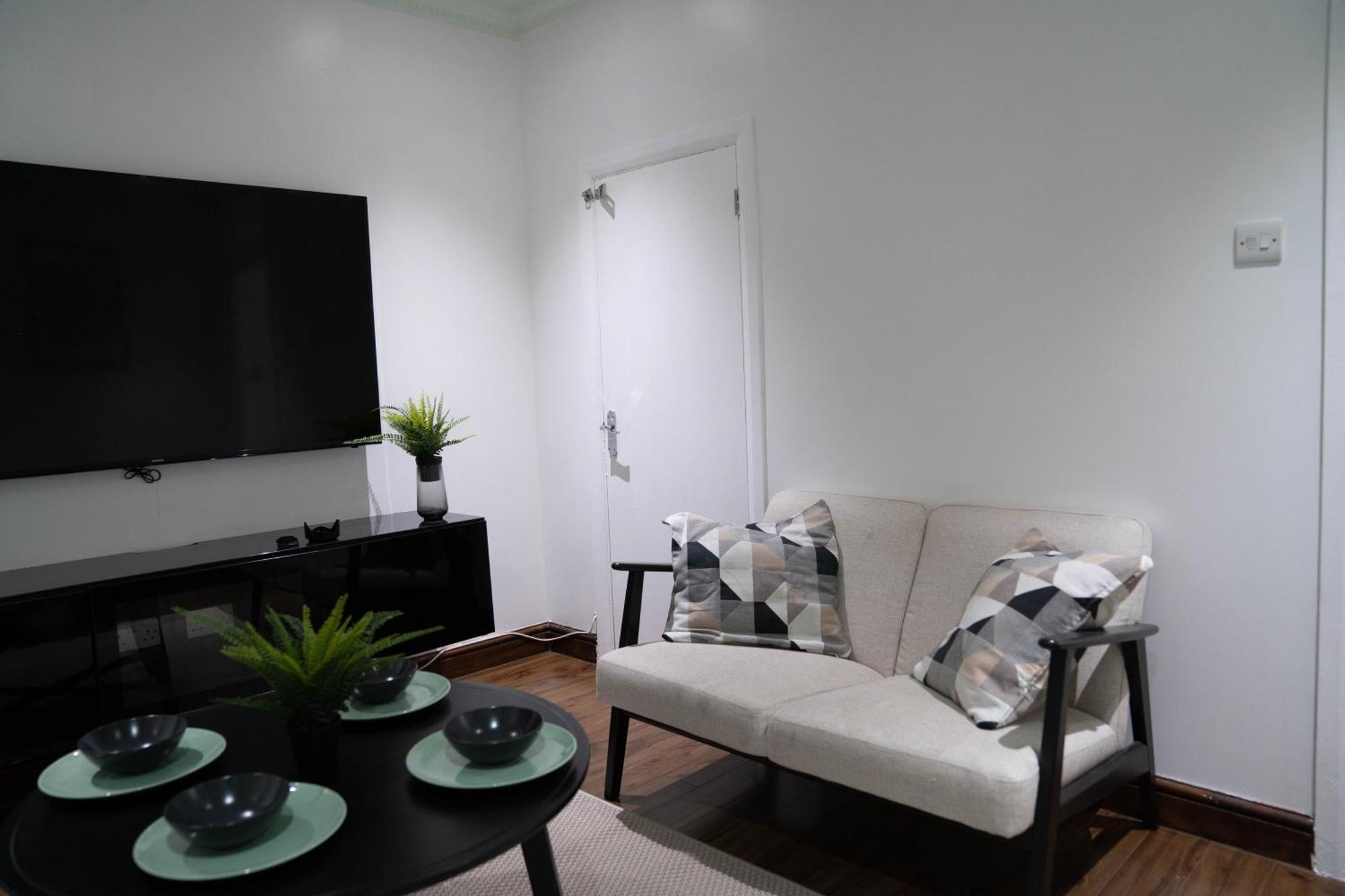Apartment Modern, Cozy 3-bed House In Perfect For Families, Contractors And Groups! *