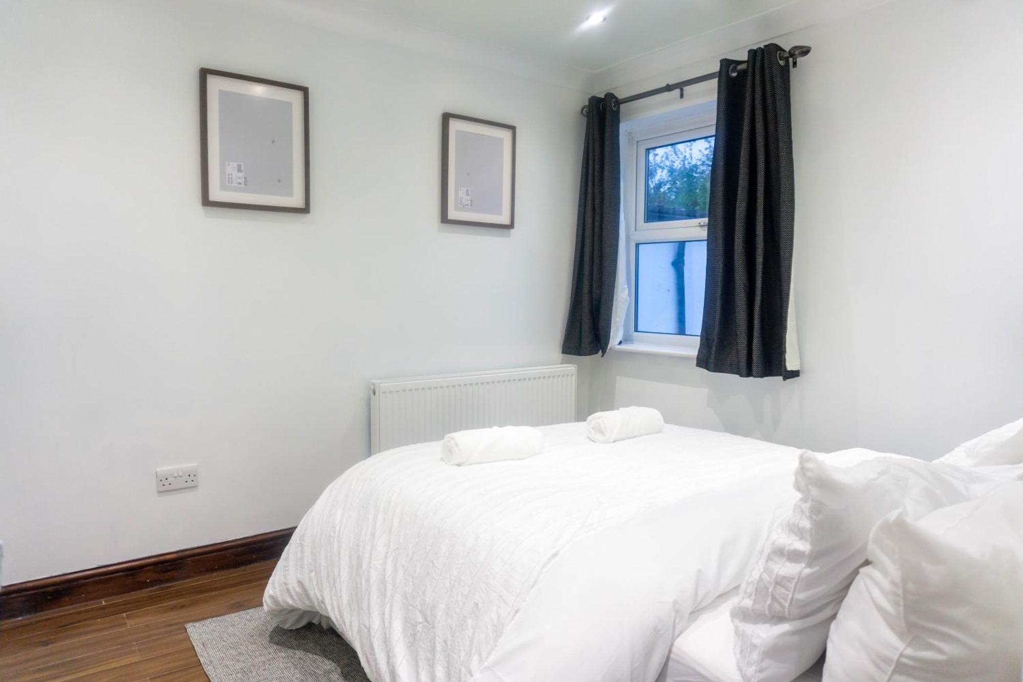 Modern, Cozy 3-bed House In Perfect For Families, Contractors And Groups! * London