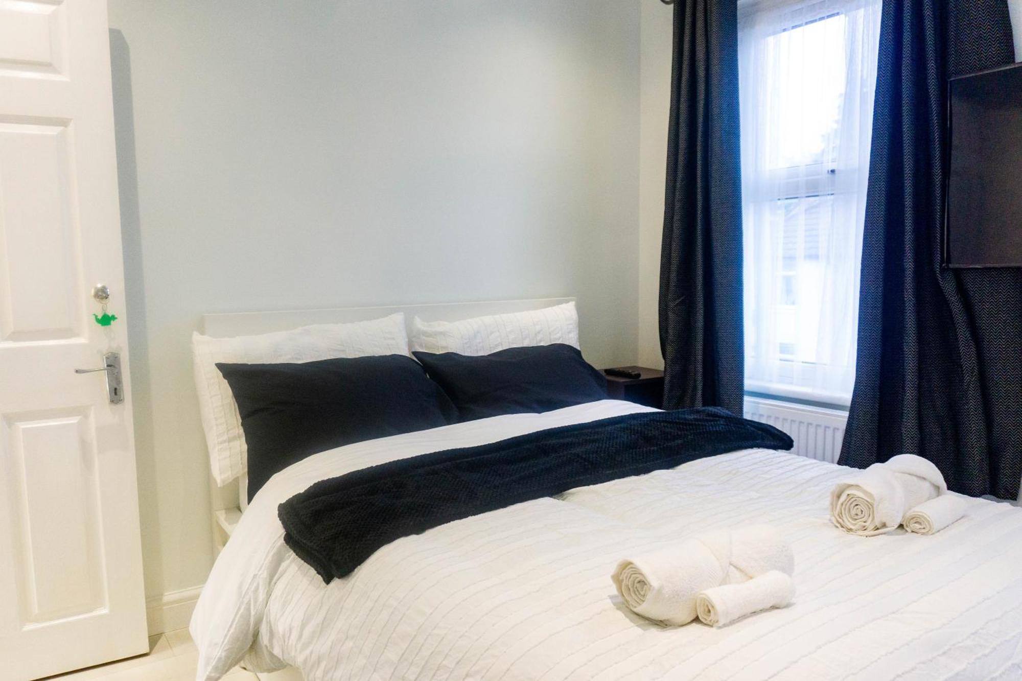 Apartment Modern, Cozy 3-bed House In Perfect For Families, Contractors And Groups!