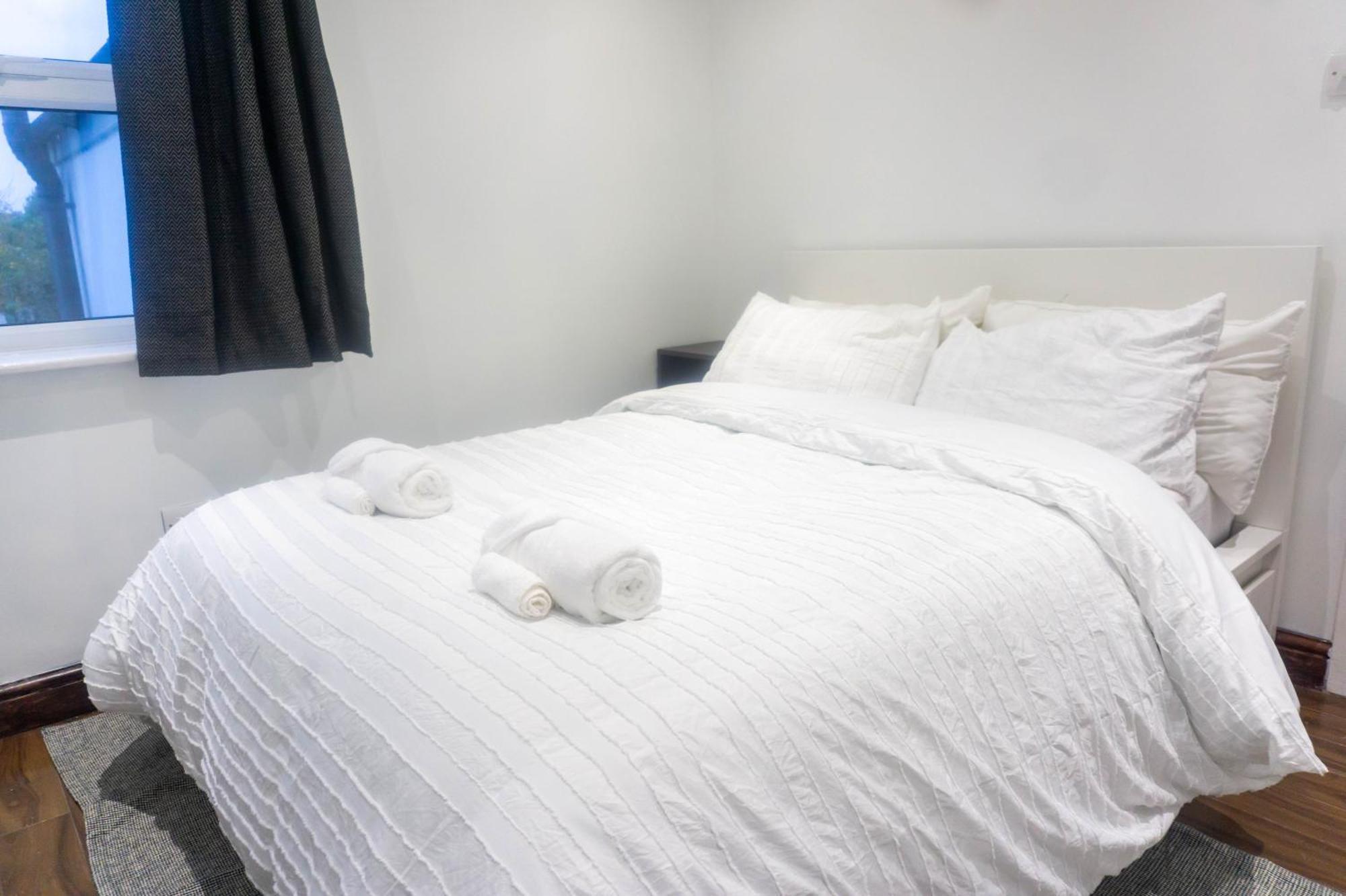 Modern, Cozy 3-bed House In Perfect For Families, Contractors And Groups! London