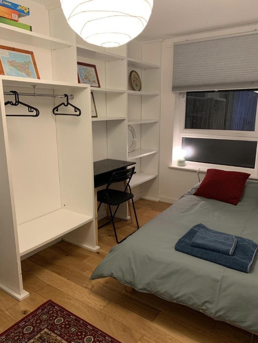Apartamento East Two Bedroom With Private Patio - Entire *