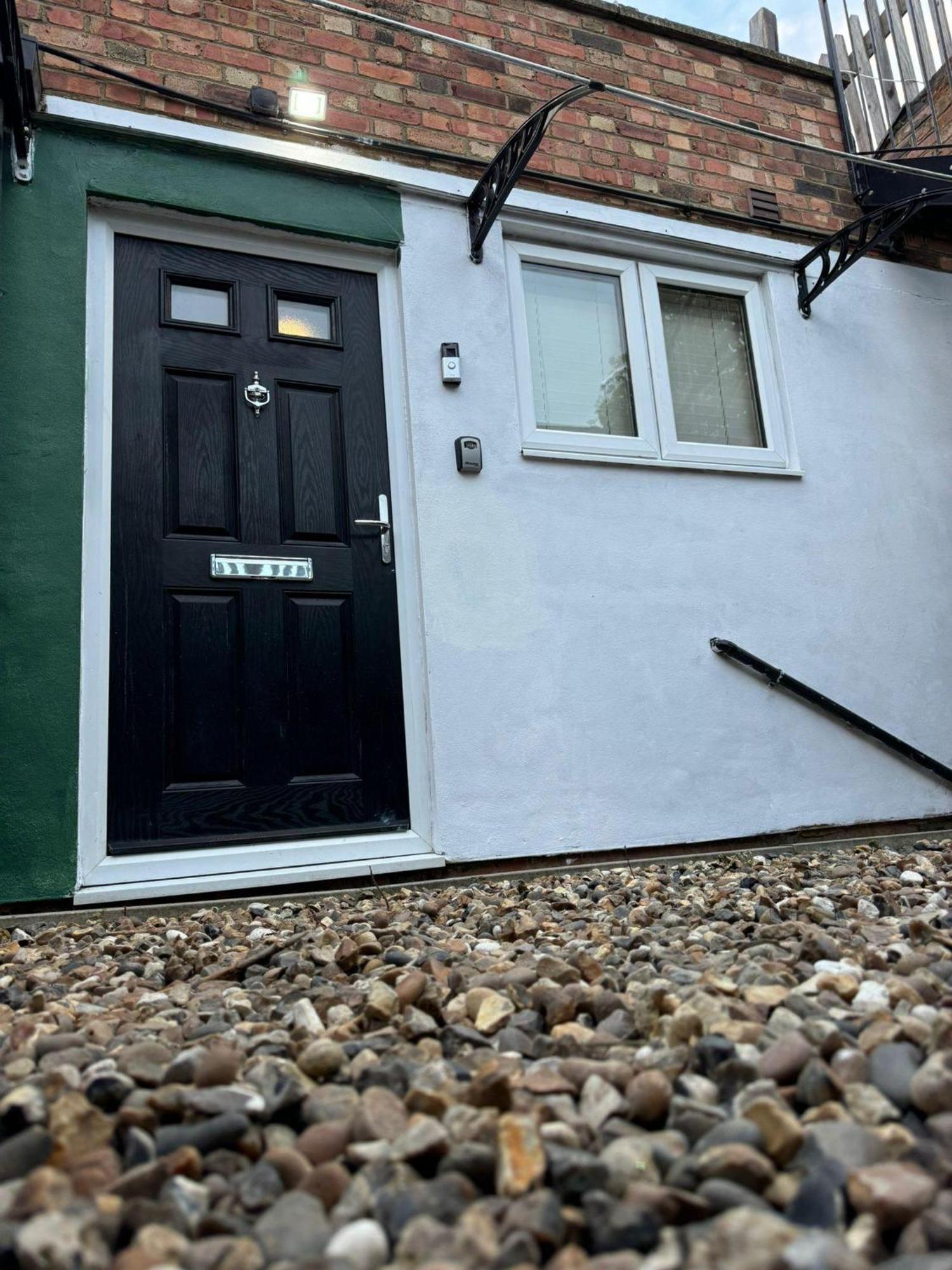 Cosy Entire House Open Kitchen 2 Bedroom For 5