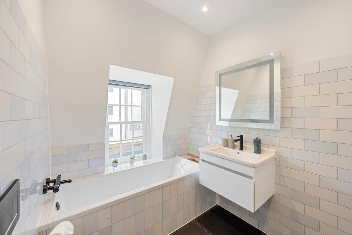 Charming 2 Bedroom 2 Bathroom Flat Near Oxford St *