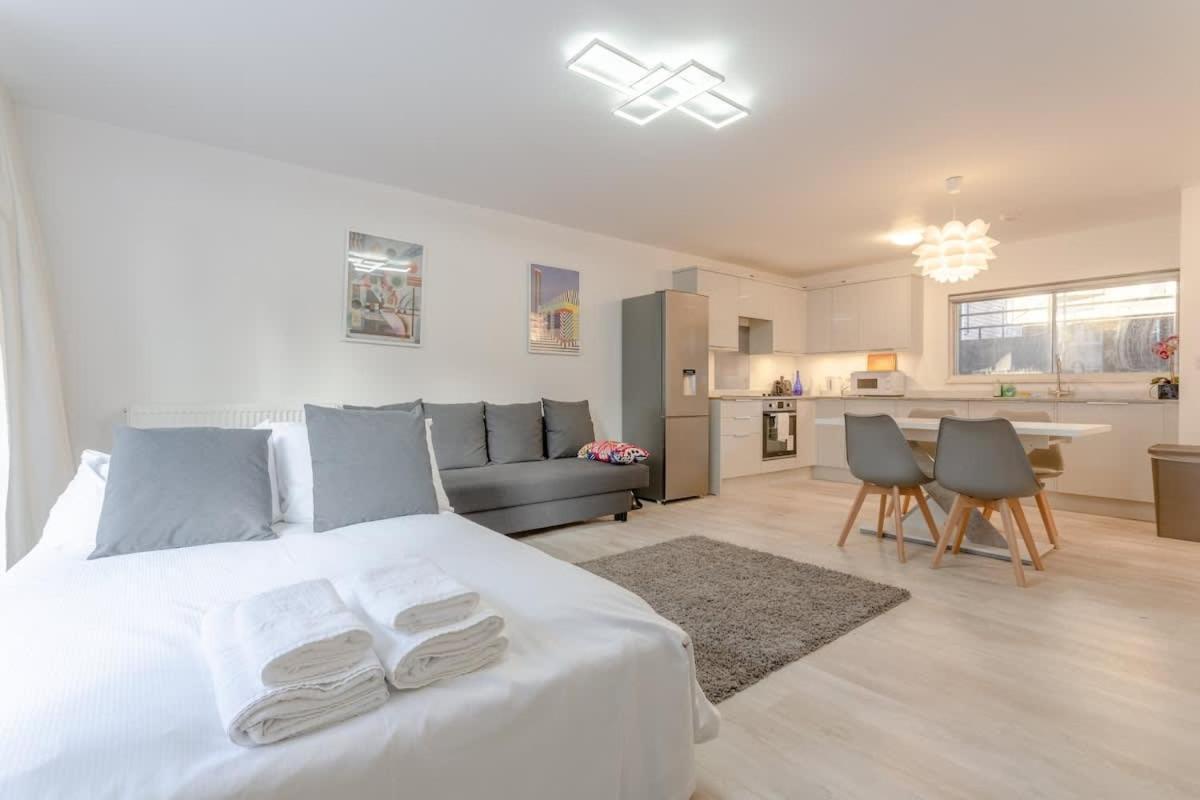 Kensington Gardens 2 Bedroom Flat With A Balcony Сasa de vacaciones