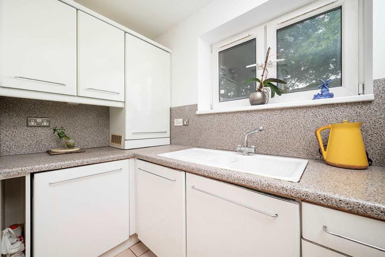 Amazing Flat In The Heart Of Vauxhall Apartment London