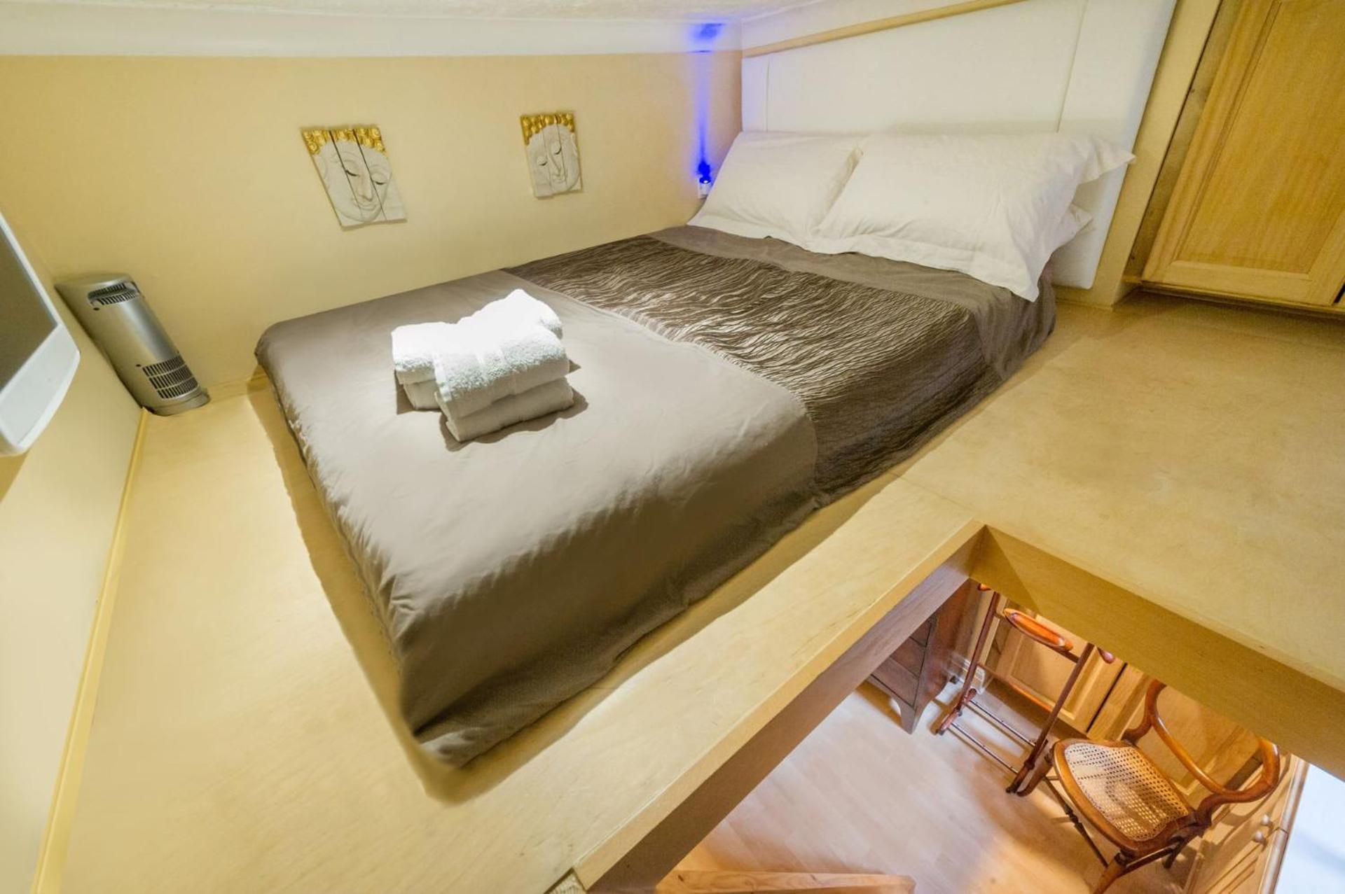 Inn The Vintage - Fitzrovia - By Frankie Says London