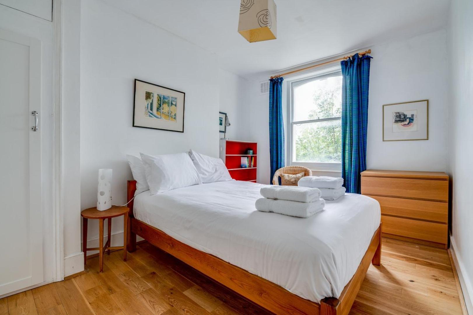 Bright Two Bedroom Near Vibrant Camden Town Holiday home