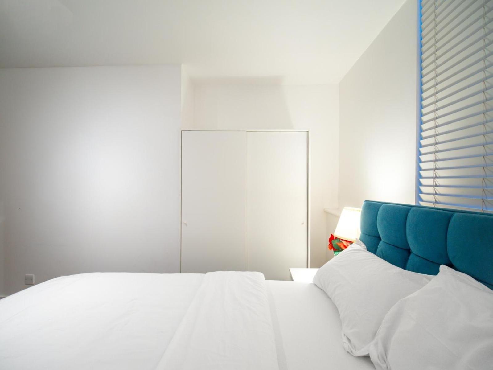 Modern 2 Bedroom In Woolwich Apartment *