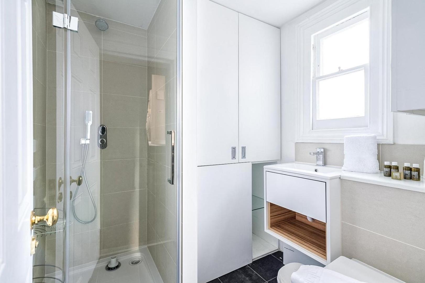 Cozy And Spacious Kensington Maisonette Apartment *
