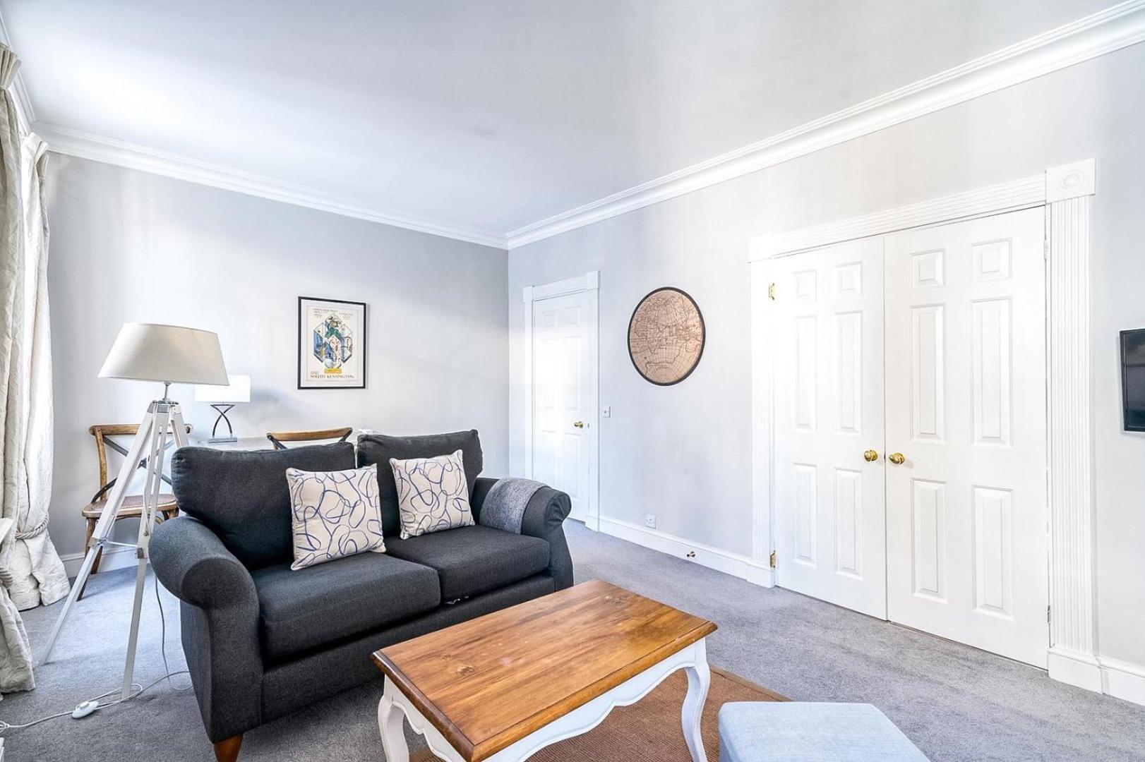 Cozy And Spacious Kensington Maisonette Apartment London