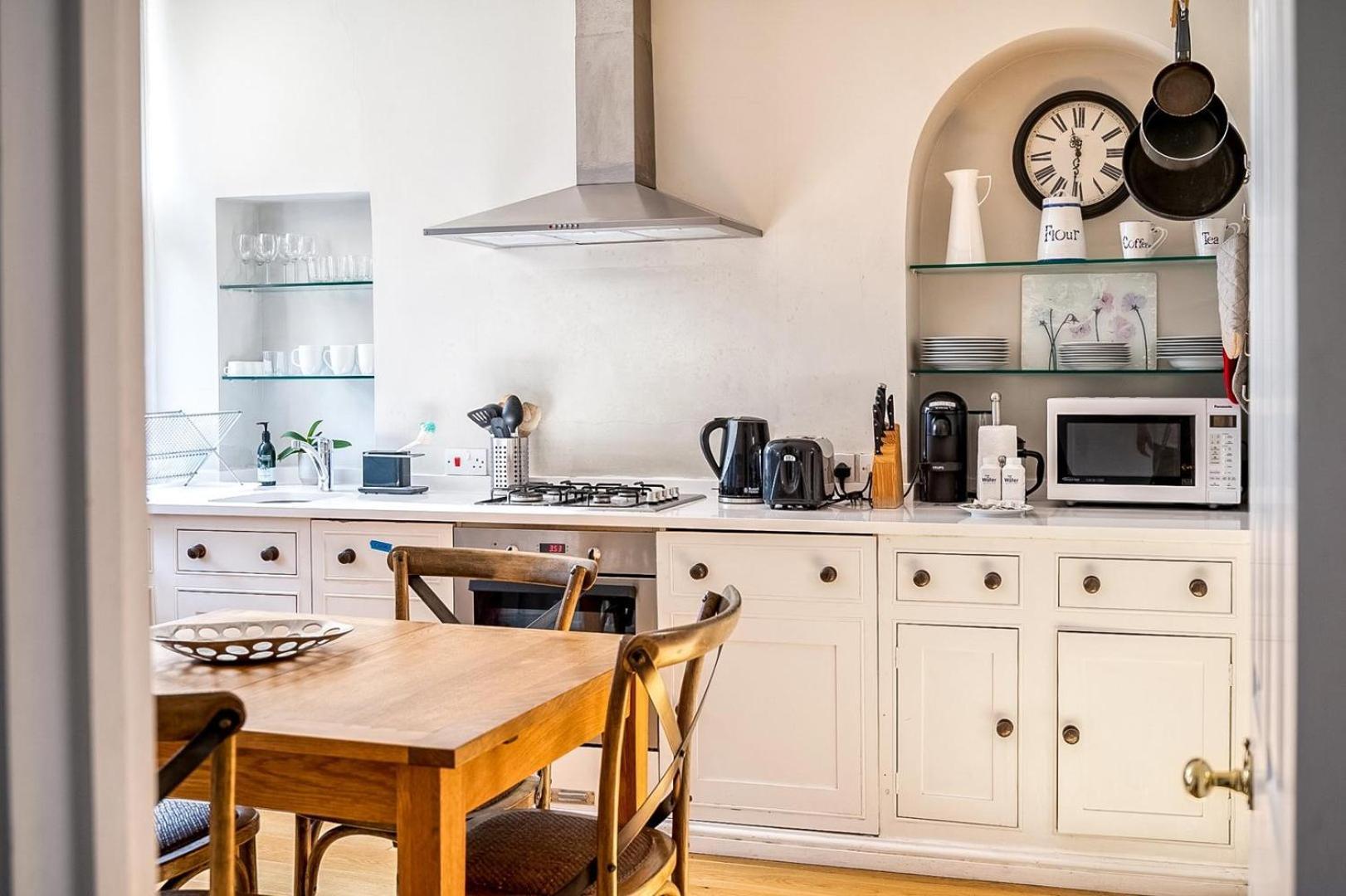 Cozy And Spacious Kensington Maisonette London